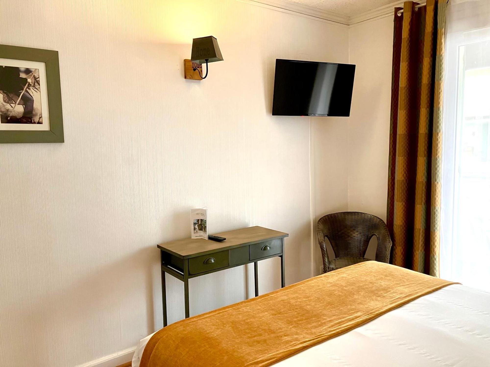 Hotel Lou Marques Saintes-Maries-de-la-Mer Kültér fotó